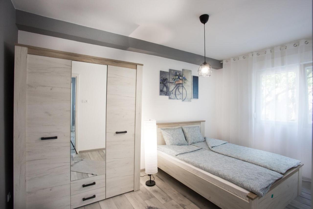 Apartman Petres Sombor Luaran gambar