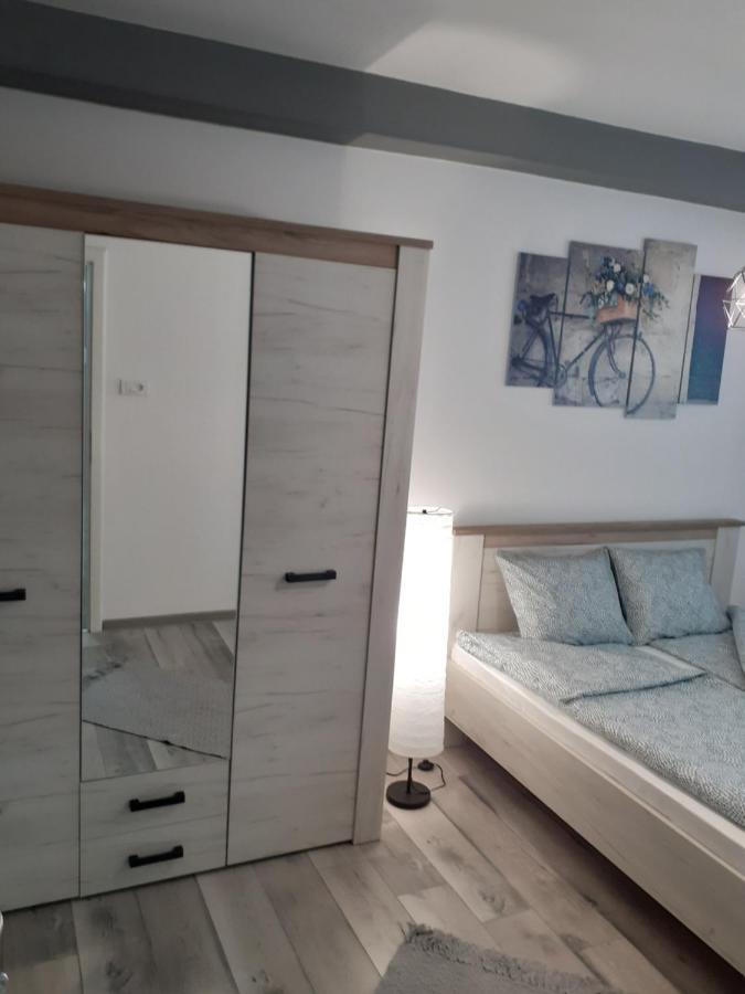 Apartman Petres Sombor Luaran gambar