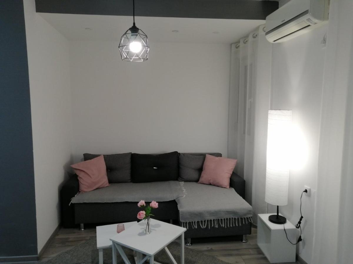 Apartman Petres Sombor Luaran gambar