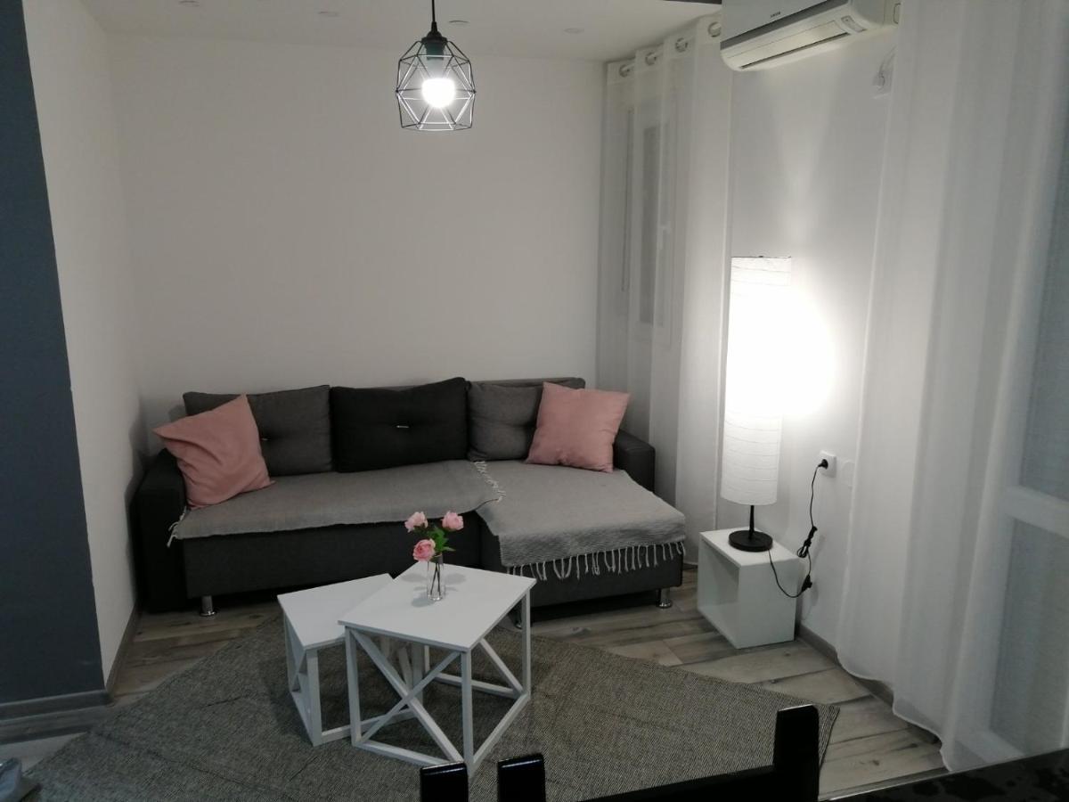 Apartman Petres Sombor Luaran gambar