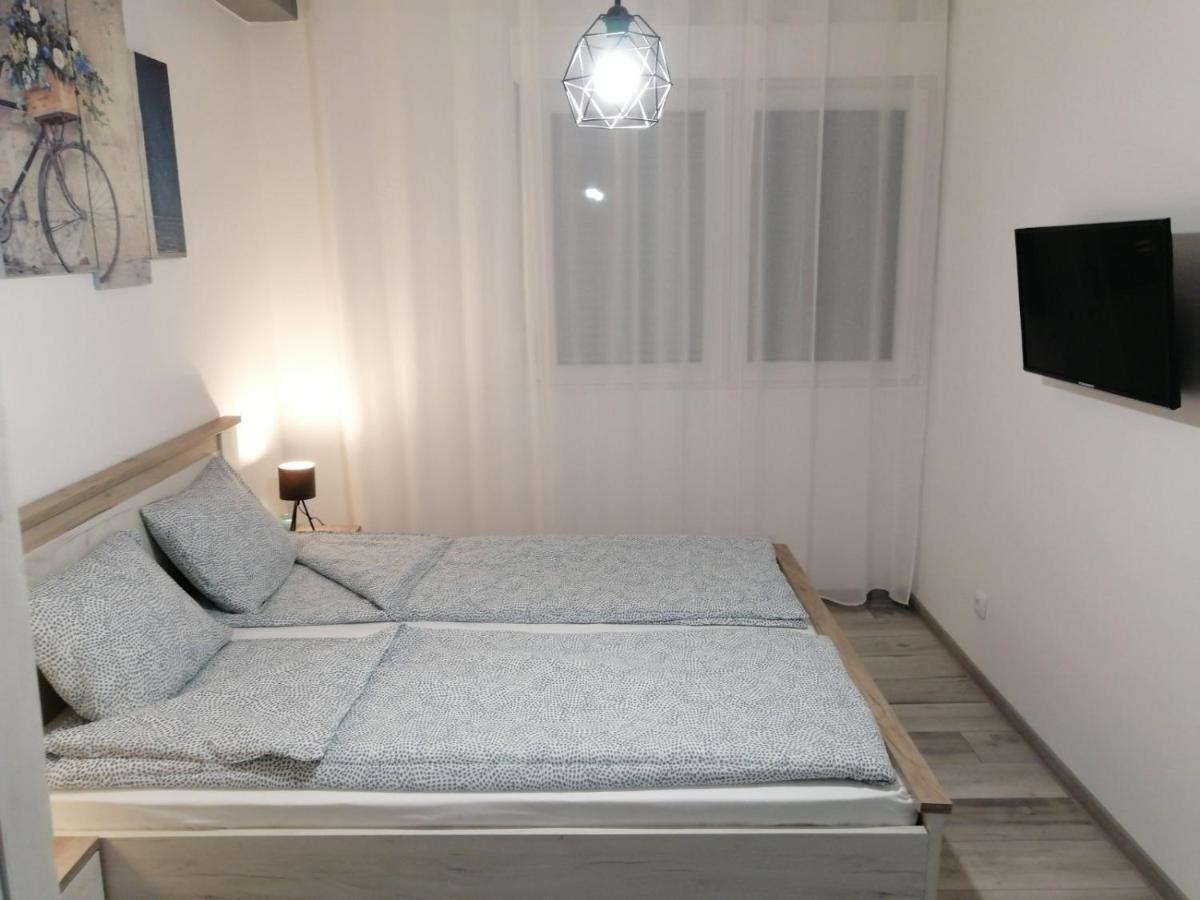 Apartman Petres Sombor Luaran gambar