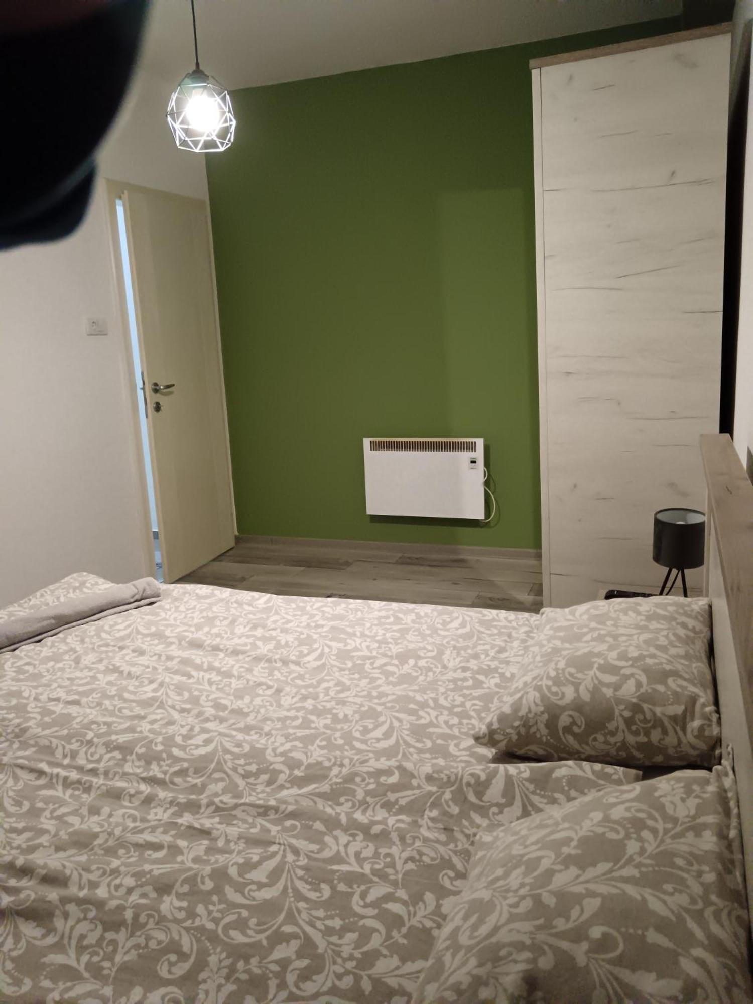 Apartman Petres Sombor Luaran gambar